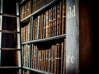 圣三一学院图书馆