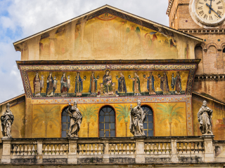 越台伯河的圣母大殿