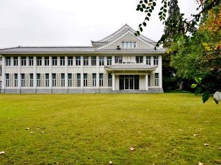 复旦大学