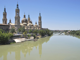 皮拉尔圣母大教堂