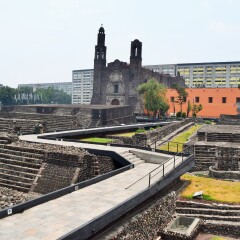 Plaza de las Tres Culturas(Zona Arqueologica de Tlatelolco)
