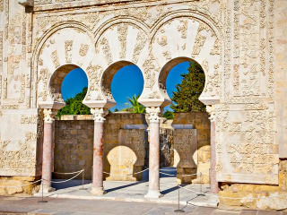 麦地那阿沙哈拉宫