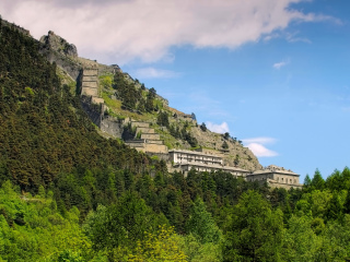 阿尔卑斯的长城