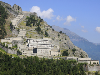 阿尔卑斯的长城