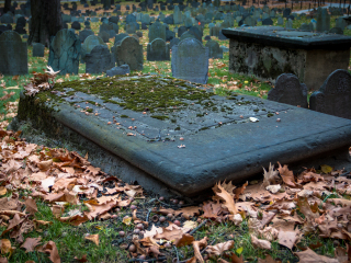 波士顿老谷仓墓地