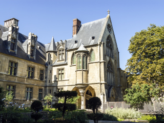 克鲁尼中古世纪美术馆