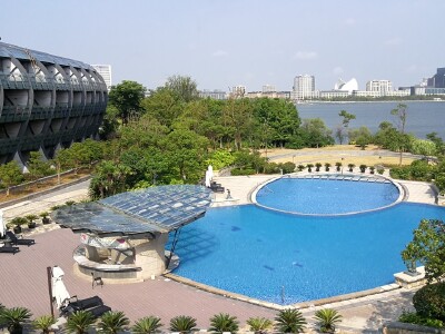 【上海滴水湖皇冠假日酒店】地址:临港新城南岛1号 – 途牛