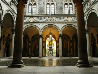 美第奇里卡尔第宫