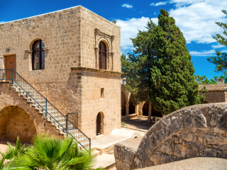 阿依纳帕修道院