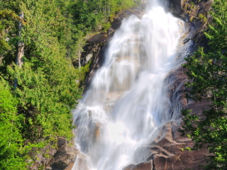 加拿大香浓瀑布