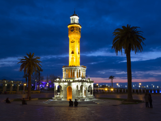 沙阿特库勒斯钟塔