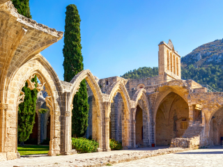 贝拉佩斯修道院