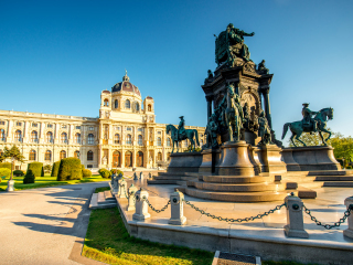 玛丽亚•特蕾西亚广场