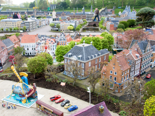 马德罗丹小人国