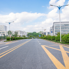 深圳大学城的建筑和街道路面