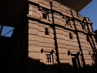 拉利贝拉岩石教堂