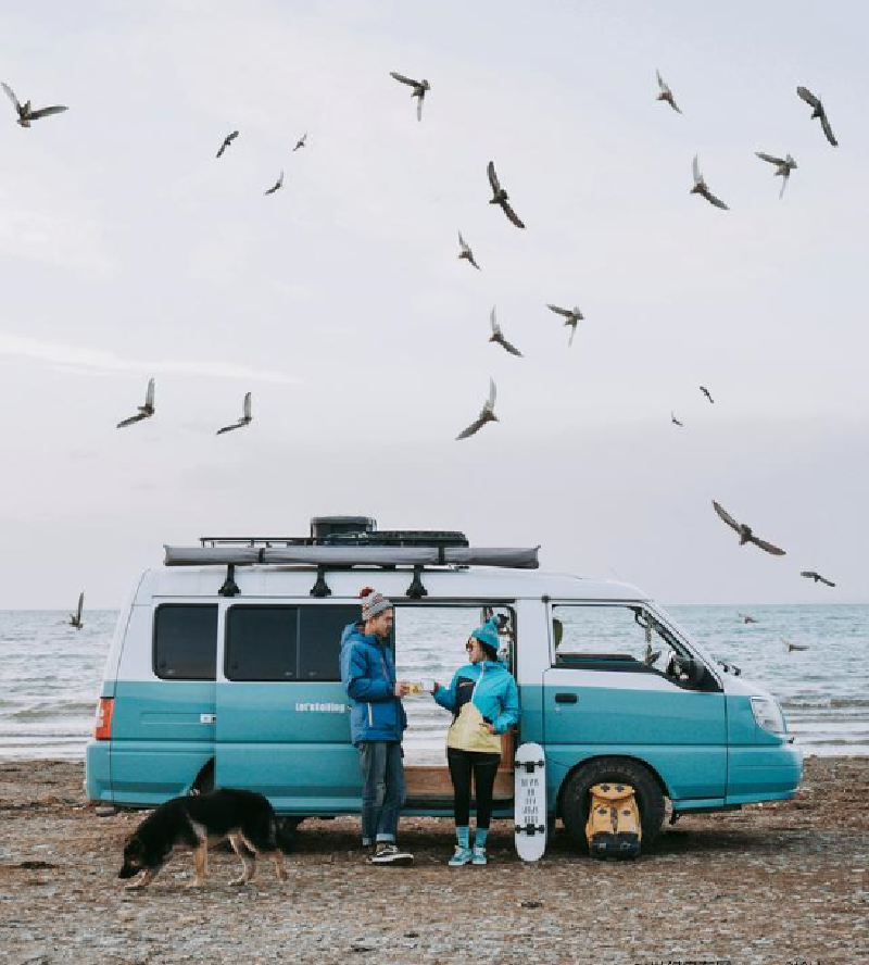 两个人三个月四平米中国情侣爆改房车开启vanlife