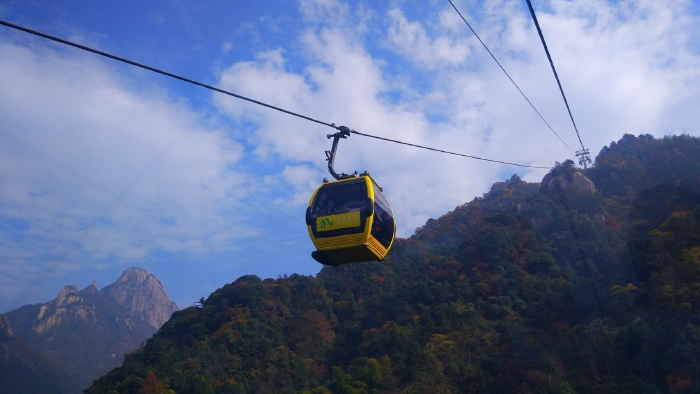 多处悬空九华山花台栈道刷爆了朋友圈
