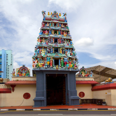 Singapore. The Indian temple.
 It is the oldest in the territory of Singapore, the Indian temple and the interesting sights of the city.