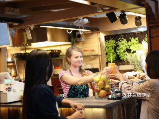 哈卡涅米市场大厅