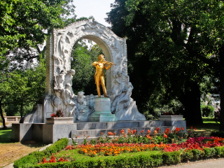 约翰施特劳斯塑像