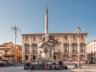 卡塔尼亚大教堂广场