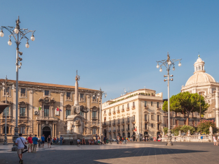 卡塔尼亚大教堂广场