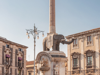 卡塔尼亚大教堂广场