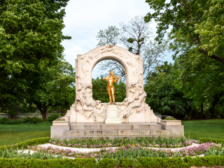 约翰施特劳斯塑像