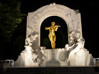 约翰施特劳斯塑像