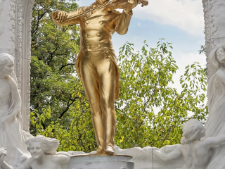 约翰施特劳斯塑像