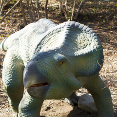 CALGARY, CANADA - 16, 2014: The Calgary ZOO exhibition of "Prehistoric Park" attract young and old to Imagen what it would be like back in Cretaceous Period (millions of years ago). 