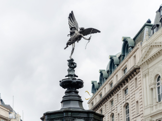 伦敦爱神雕像