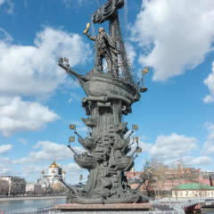 MOSCOW, RUSSIA - March 23, 2017
Spring Cityscape with Monument to Peter the Great. The monument was unveiled in 1997 by the project of Zurab Tseretelli to commemorate 300 anniversary of Russian Navy