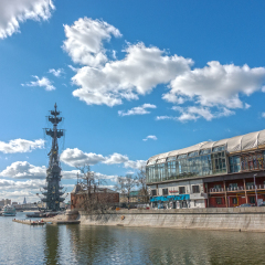MOSCOW, RUSSIA - March 23, 2017
Spring Cityscape with Monument to Peter the Great. The monument was unveiled in 1997 by the project of Zurab Tseretelli to commemorate 300 anniversary of Russian Navy