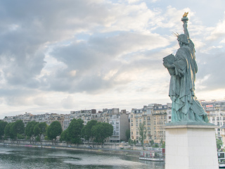 巴黎自由女神像