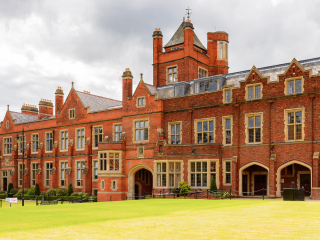 贝尔法斯特女皇大学