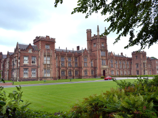 贝尔法斯特女皇大学