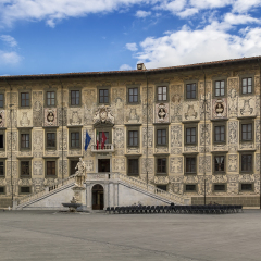 Palazzo della Carovana is a palace in Knights Square, Pisa, Italy. It was built in 1562Ã¢??1564 by Giorgio Vasari for the headquarters of the Knights of St. Stephen