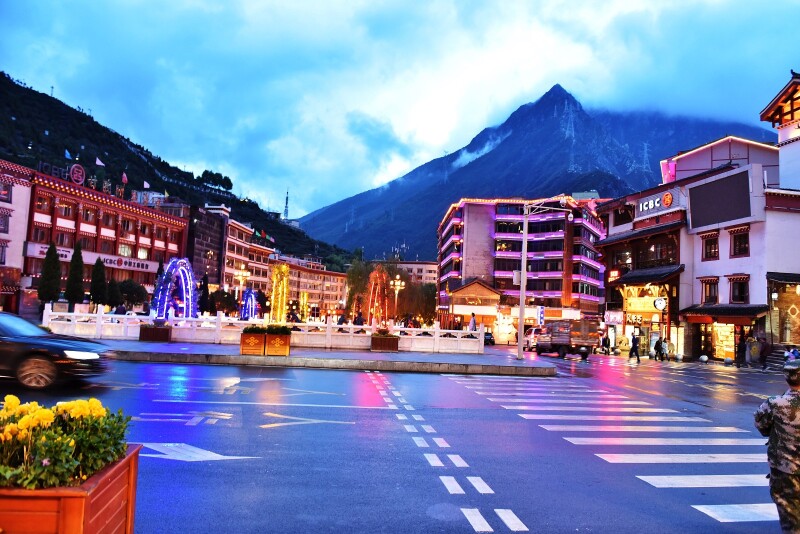 猎艳行动# 成都丹巴塔公新都桥康定 八天七晚民俗文化体验游