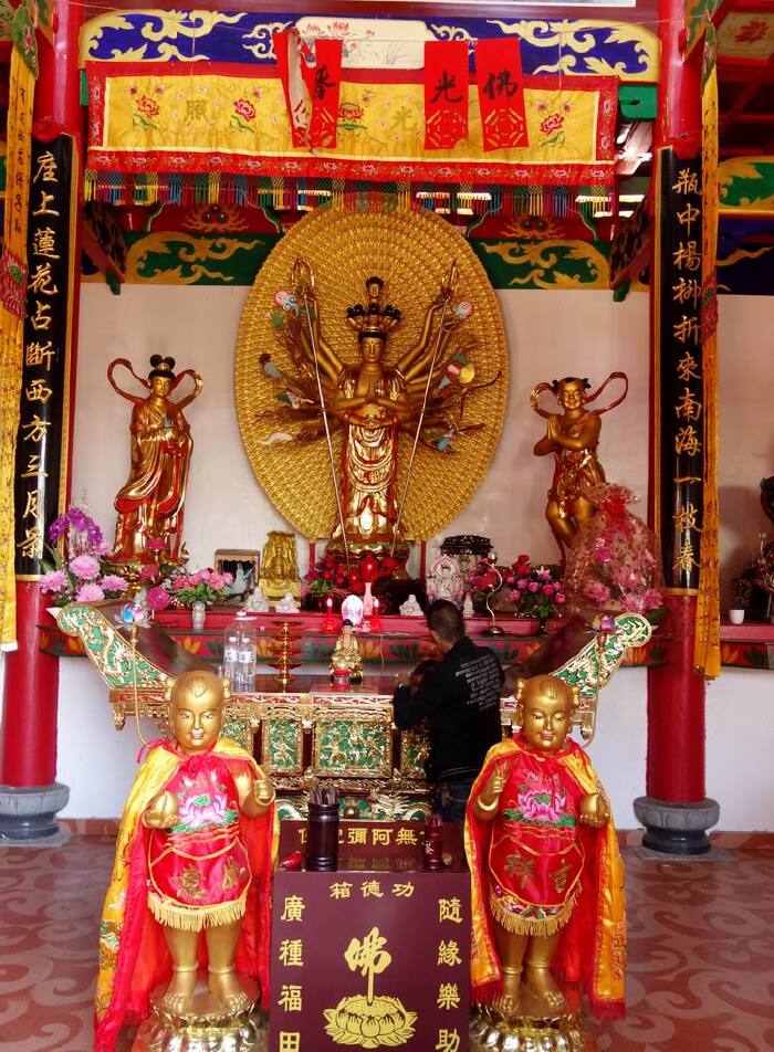 观音阁供奉的是千手观音这是沙江的幼儿园,挺漂亮.