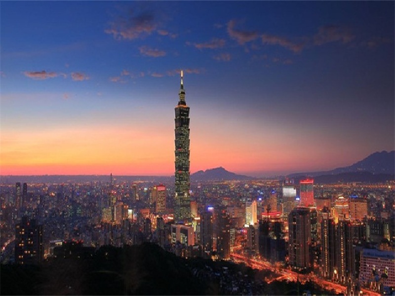 湾环岛8日7晚怀旧小吃游 1晚五星+台北101之