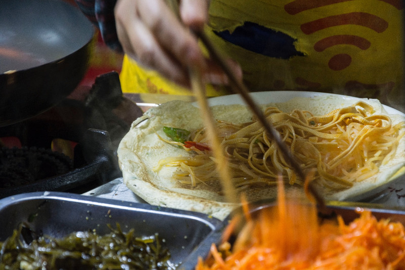 拋開不開心,到夜市街吃頓美食 人在旅途