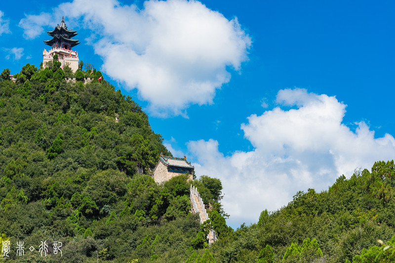 山西雲丘山,以尋古訪道的名義,在山間度假