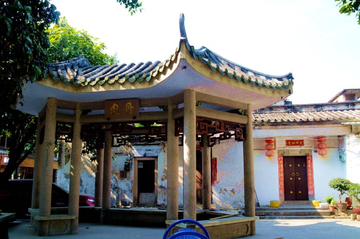 潮州还有:澄海孔庙, 澄海孔庙又称学宫,当年与城隍庙分置于县署两旁