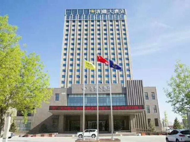 国庆新疆天池可可托海五彩滩禾木喀纳斯魔鬼城赛湖8日