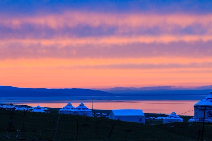 夕阳西下的黑马河,这个最适合看日出的地点,日落同样美不胜收.