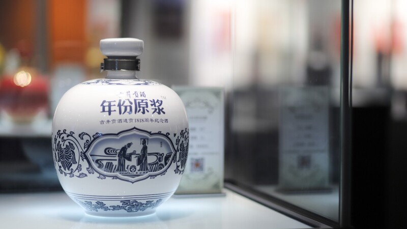 没走多久就看到当地的中老年人在锻练,内容自然具有这座城市华佗故里