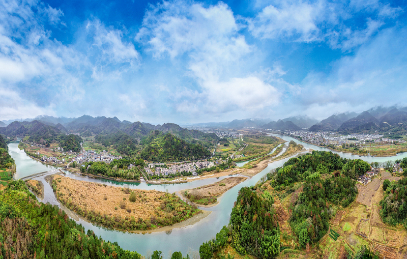 航拍浙江丽水古堰画乡 山青水秀美景如画