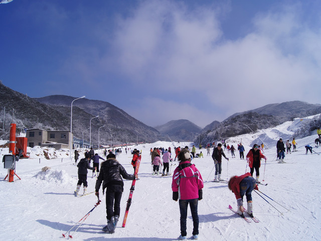 浏阳大围山滑雪场野外滑雪汽车1日游>长沙出发 滑雪200分钟 2人起